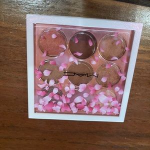 Mac cosmetics eyeshadow palette